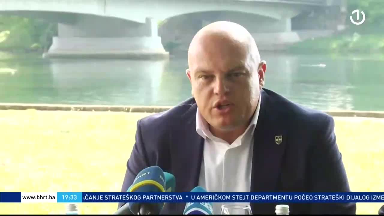 BHT